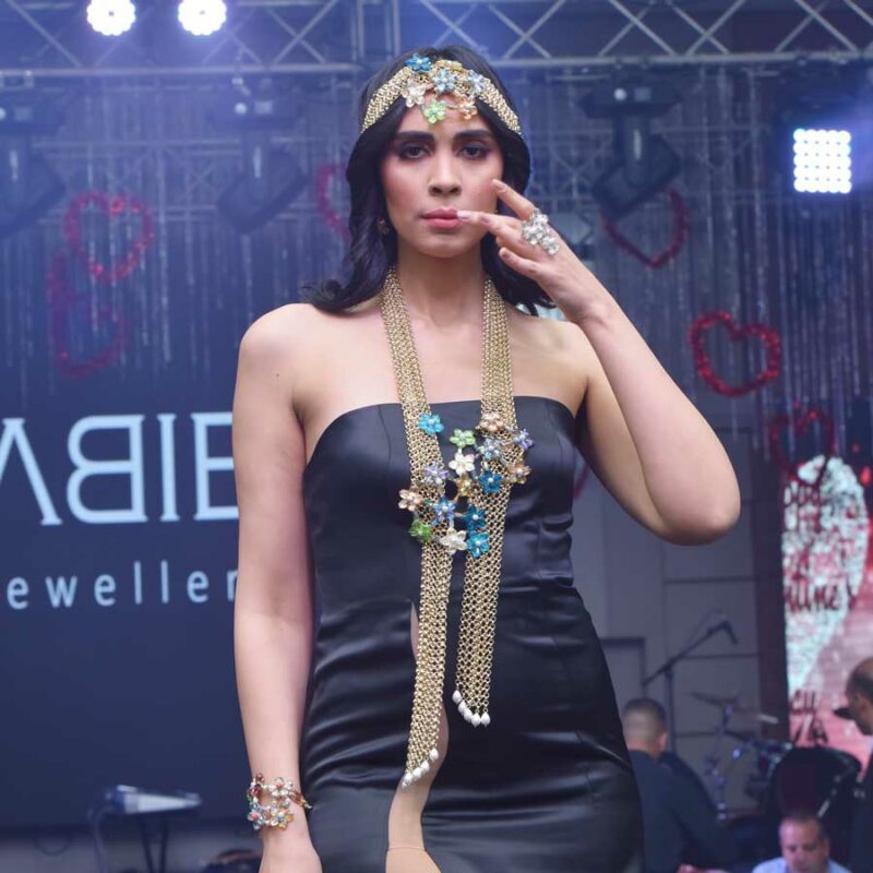 Défilé Mannequin Habiba Bijoux